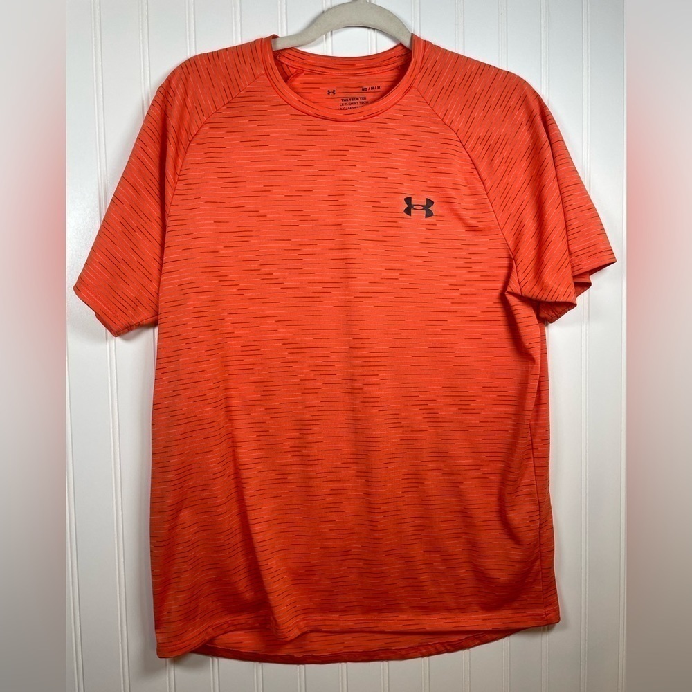 Men’s medium Under Armour tee